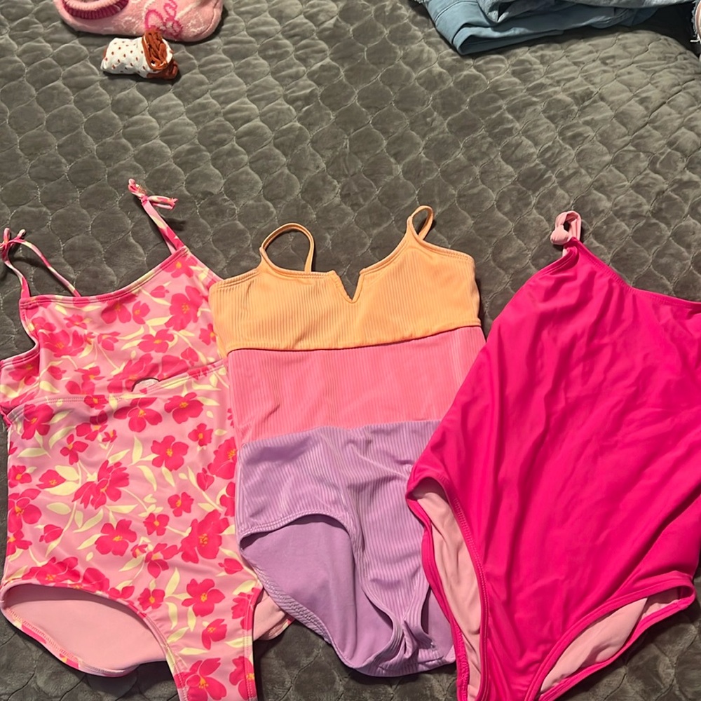 Girls set of swim suits